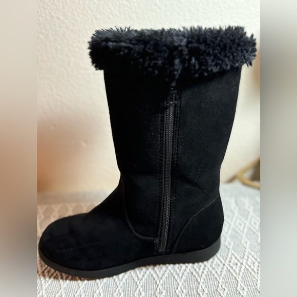 Cat & Jack, Little Girls Size 13 Boots, Faux Fur, Black - Picture 5 of 7